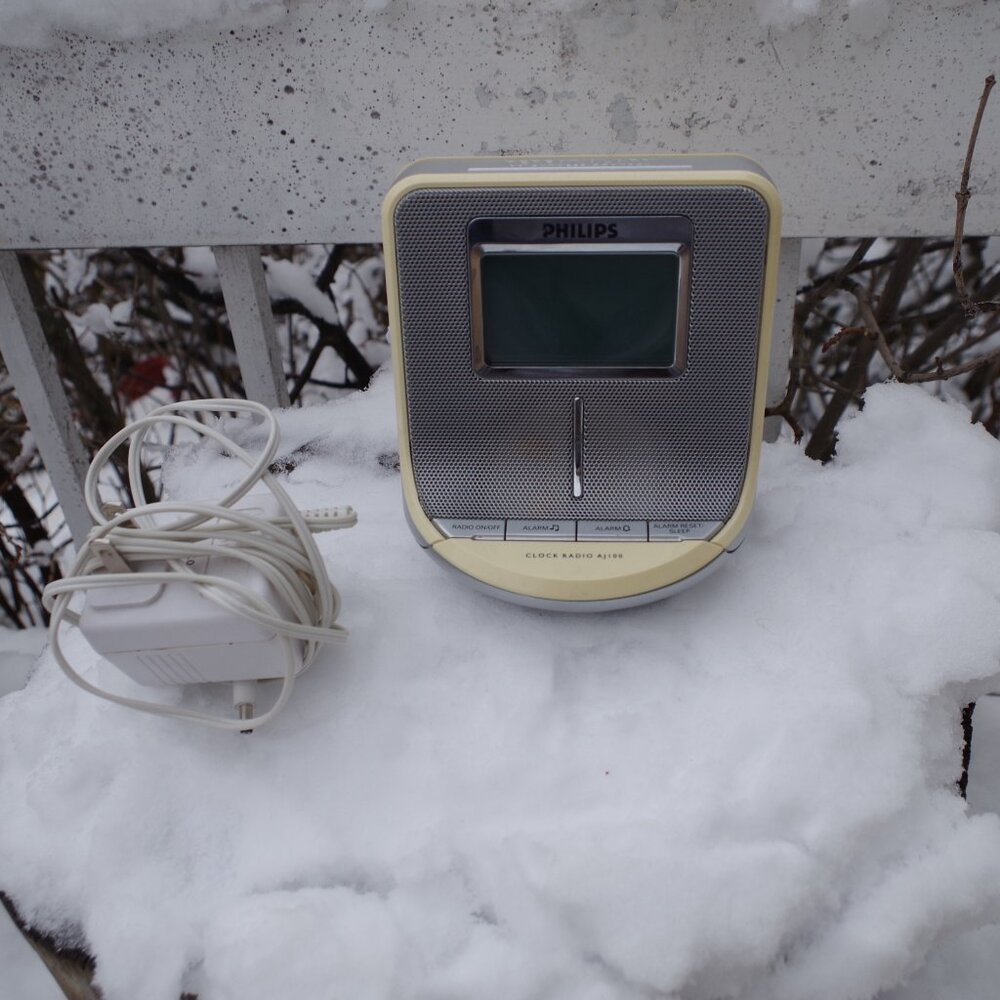 Vintage Working Philips AJ100 12/Radio + Alarm Clock